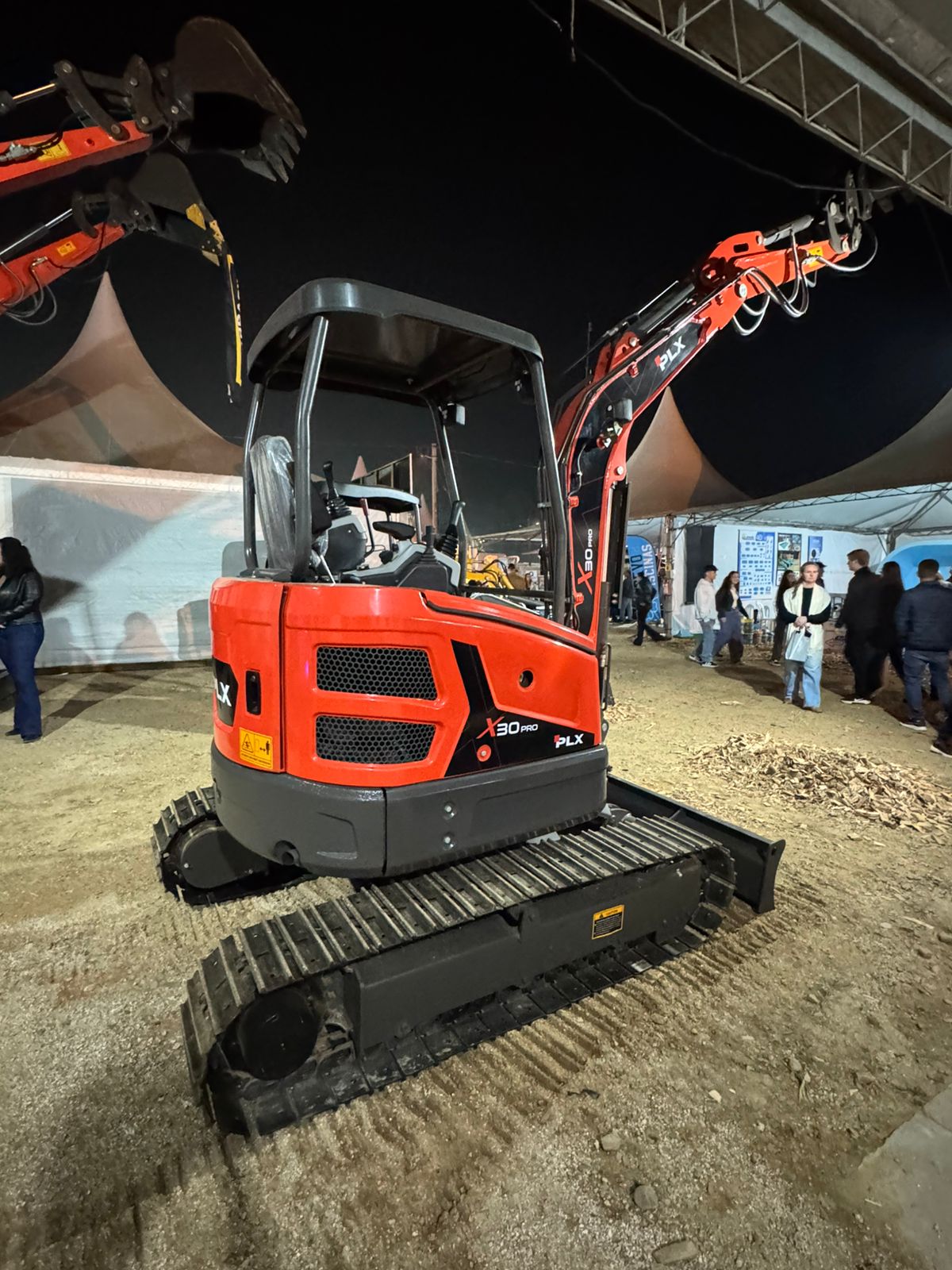 Mini dumper: o equipamento compacto que facilita o transporte de materiais